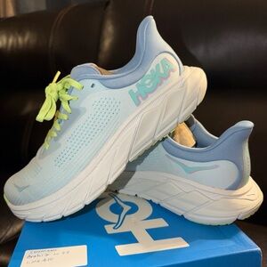 HOKA Arahi 7 Womens Shoes Size 7.5 D Color: Illusion/Dusk They We’re Try On.